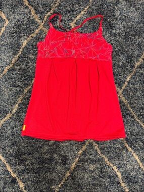 LOLE activewear Women’s Red Active Tank Top built in bra- size Medium